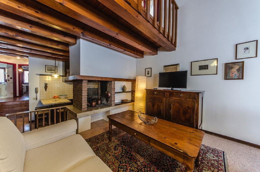 Novalesi Red House Villa โนอาเล ภายนอก รูปภาพ