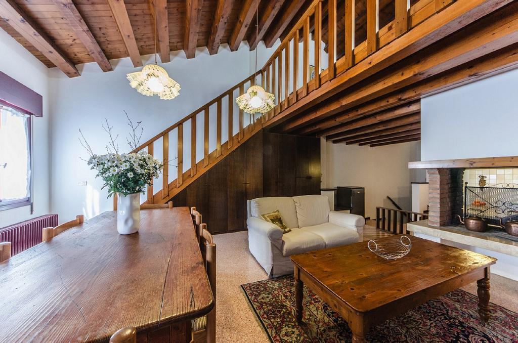 Novalesi Red House Villa โนอาเล ภายนอก รูปภาพ