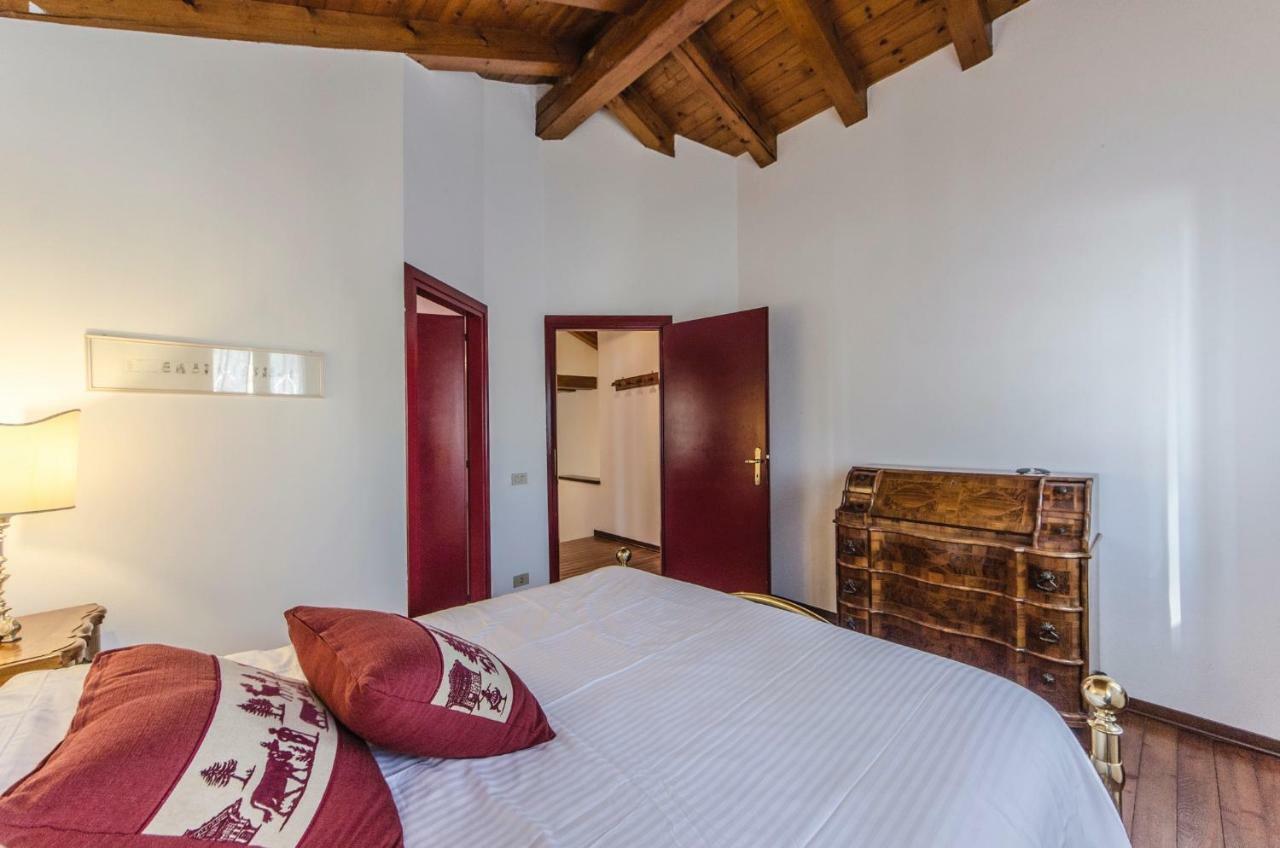 Novalesi Red House Villa โนอาเล ภายนอก รูปภาพ