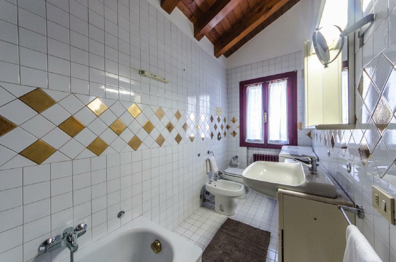 Novalesi Red House Villa โนอาเล ภายนอก รูปภาพ